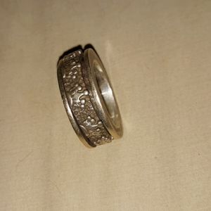 King Baby men's ring,  center rotates,  size 10